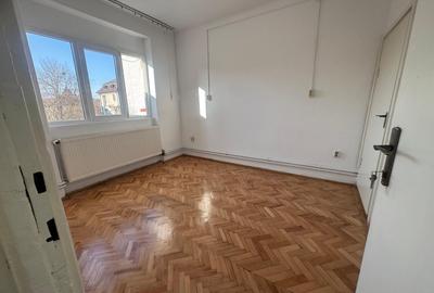 Casă cu 5 camere cu Canalizare în Cetății - 4