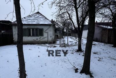 Cartier Lazaret - Teren de casa cu casă 580 mp - 1