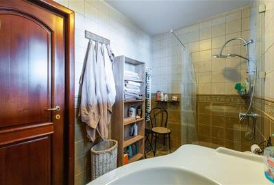 Casă individuală cu 7 camere cu Canalizare în Bucium - 15