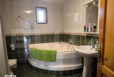 Casă cu 7 camere semidecomandat cu Teren 1430 Mp în Podari - 1