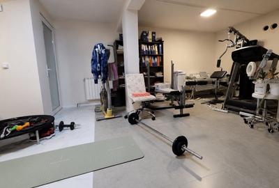 Casă cu 5 camere cu Teren 755 Mp în Palazu Mare - 13