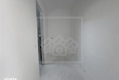 Apartament cu 3 camere în Cristian - 10