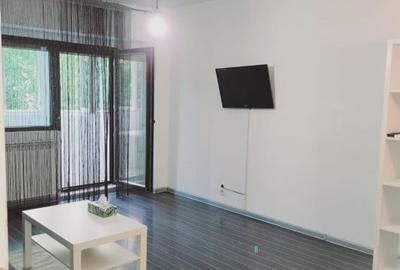 Garsonieră decomandată, mobilată în P-ța Muncii - 2