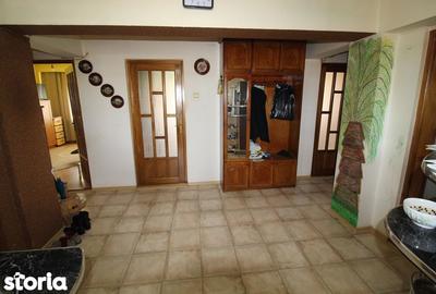 Apartament cu 4 camere decomandat în Central - 10