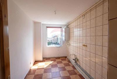 Apartament cu 3 camere de vanzare in Sebe? COMISION 0% - 5