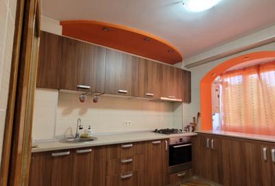 Apartament 3 camere de inchiriat pe Strada de Mijloc - 2