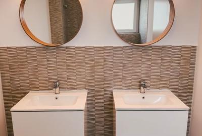 Casă cu 3 camere cu Teren 100 Mp în Central - 2