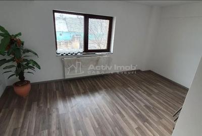 Casă cu 6 camere cu Teren 350 Mp în Central - 15