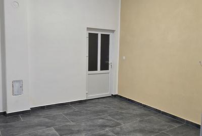 Spațiu comercial, de 350 mp, în Central - 7