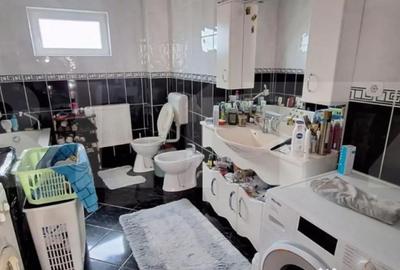 Casă cu 4 camere cu Teren 500 Mp în Semicentral - 1