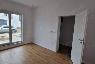 Casă cu 5 camere cu Teren 365 Mp în Covaci - 7