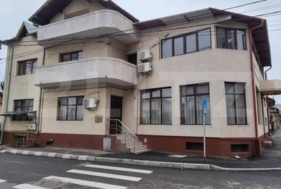Casă cu 5 camere cu Teren 550 Mp în Central - 8
