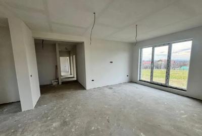 Casă cu 4 camere cu Teren 812 Mp în Satu Nou de Jos - 8