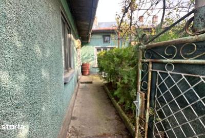 Casă cu 5 camere cu Teren 254 Mp în Central