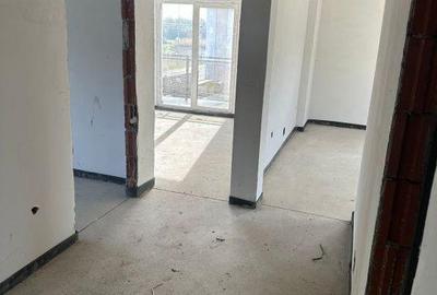 Casă cu 4 camere cu Teren 400 Mp în Luna - 5