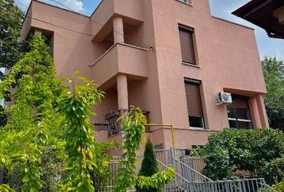 Casa ultracentrala de inchiriat