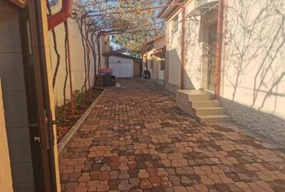 Casă cu 4 camere cu Teren 430 Mp în Central