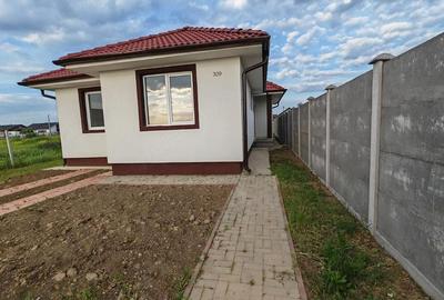Casă cu Teren 430 Mp în Biharia - 1