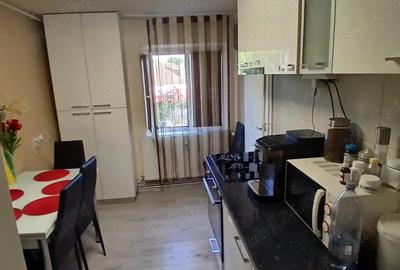 Proprietar inchiriez apartament doua camere - 2