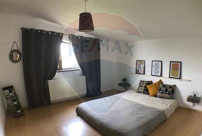 Casă cu 6 camere cu Teren 572 Mp în Central - 25