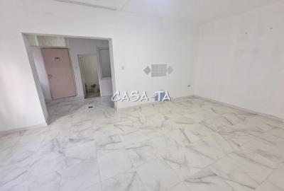 Spațiu comercial, de 60 mp, în Central - 4