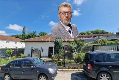 Casă cu Teren 834 Mp în Muncitoresc