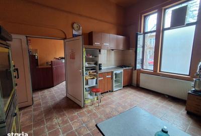 Spațiu comercial, de 68 mp, în Central - 3