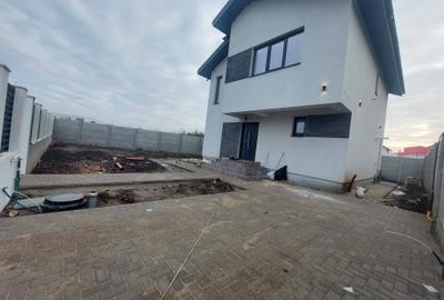 Casă individuală cu 4 camere cu Canalizare în Pantelimon - 14