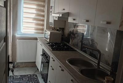 Inchiriez apartament - 3