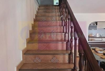 Casă cu 4 camere cu Teren 240 Mp în Central - 10