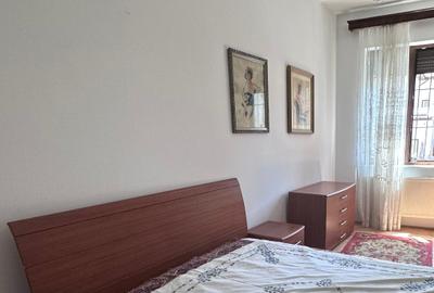 Parter din P+2,apartament 3 camere ,85 mp,garaj.Renovat