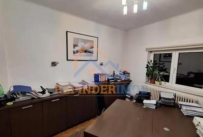 Apartament cu 4 camere semidecomandat în 13 Septembrie
