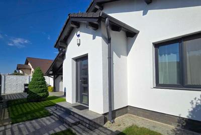 Casa de vanzare, cu piscina, intrarea in Santandrei/Mega Image - 3