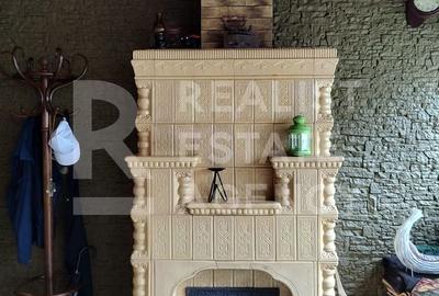 Casă individuală cu 9 camere cu Canalizare în Breazu - 16