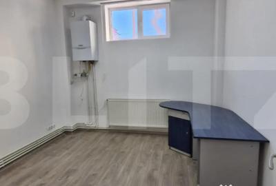 Spațiu comercial, de 82 mp, în Central - 4