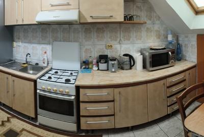 Casă cu 4 camere în Central - 2