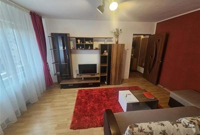 Apartament cu 3 camere nedecomandat, mobilat în Micro III - 30