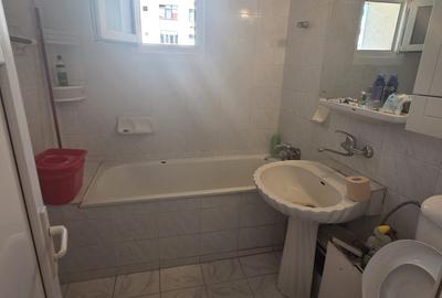 Apartament cu 3 camere semidecomandat în Apărătorii Patriei - 16