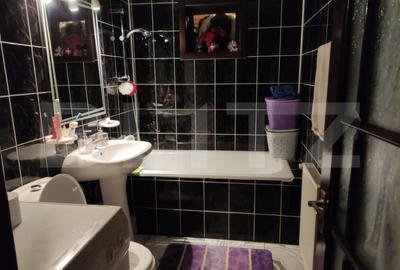 Apartament de vanzare, 3 camere, 80 mp, decomandat, zona Zamca - 8