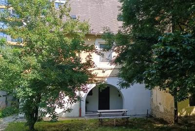 Garsonieră decomandată în Central - 8