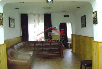 Spațiu comercial, de 280 mp, în Central - 6