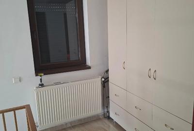 Duplex cu 4 camere cu Canalizare în Central - 9