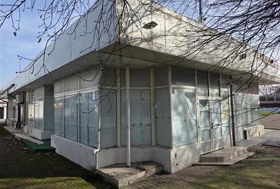 Spațiu comercial, de 70 mp, în Central - 8