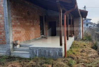 Casă cu 5 camere cu Teren 500 Mp în Păulești - 6