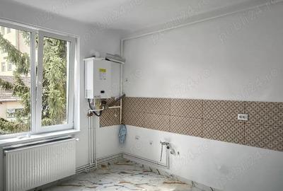 Apartament spa?ios 2 camere, etaj intermediar, zona lini?tita - Brasovul Vechi.