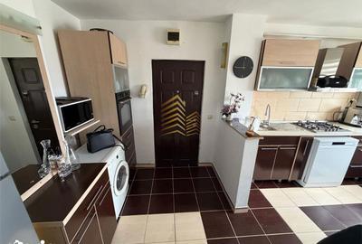 Apartament cu 3 camere decomandat în Central - 4