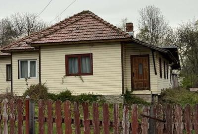 Casă cu 4 camere în Central - 1