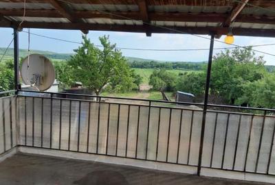 Casă cu 4 camere în Argetoaia - 3