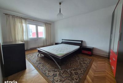 Apartament cu 3 camere în Tractorul - 2
