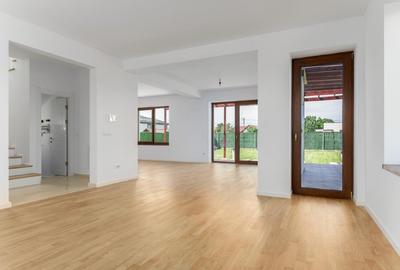 Casă individuală cu 4 camere în Săftica